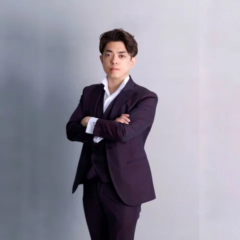 株式会社ナレッジホールディングス　代表取締役社長
道川内 知（みちかわうち ともし）