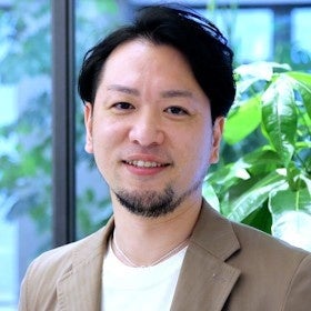 ・「SNSはもう古い？2026年に向けて企業はSNSをどう活用していけば良いのか最新情報と共に徹底解説！」
　株式会社フラッグシップオーケストラ　営業部統括マネージャー　宮崎 逸朗